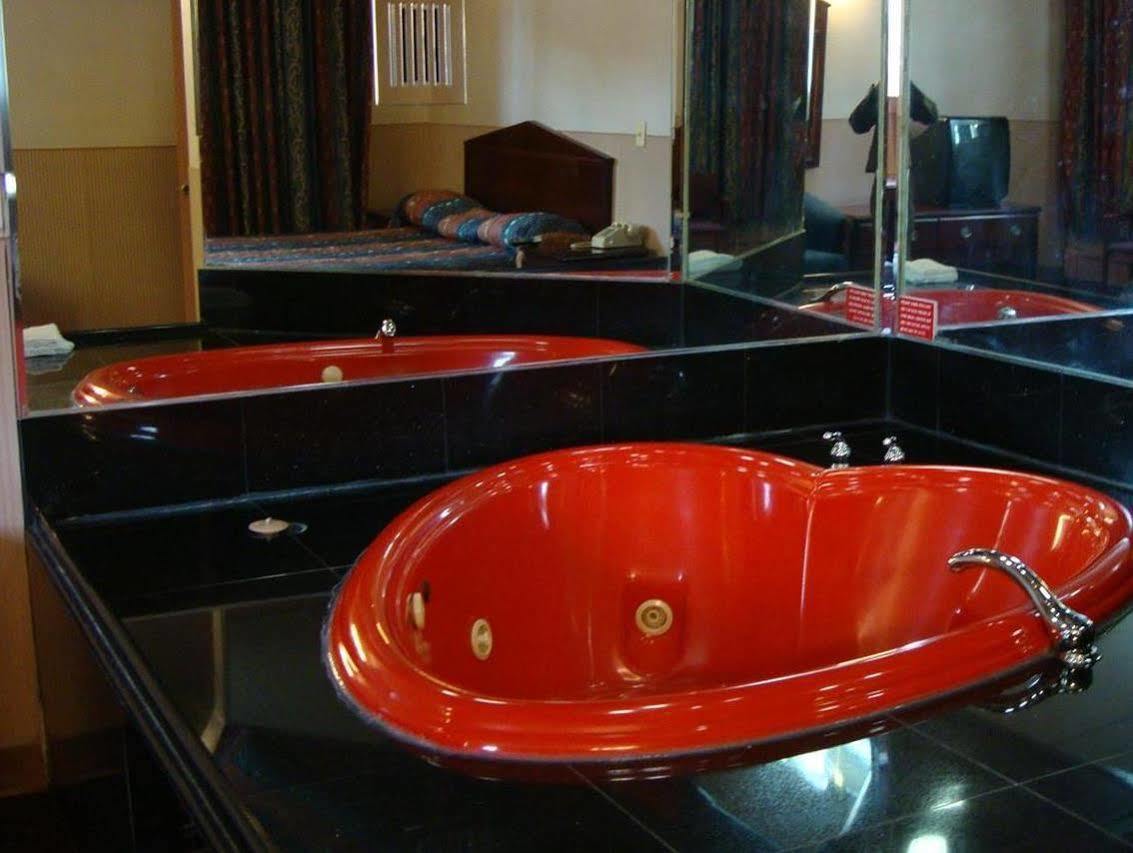 ניו יורק Riviera Motor Inn Brooklyn מראה חיצוני תמונה