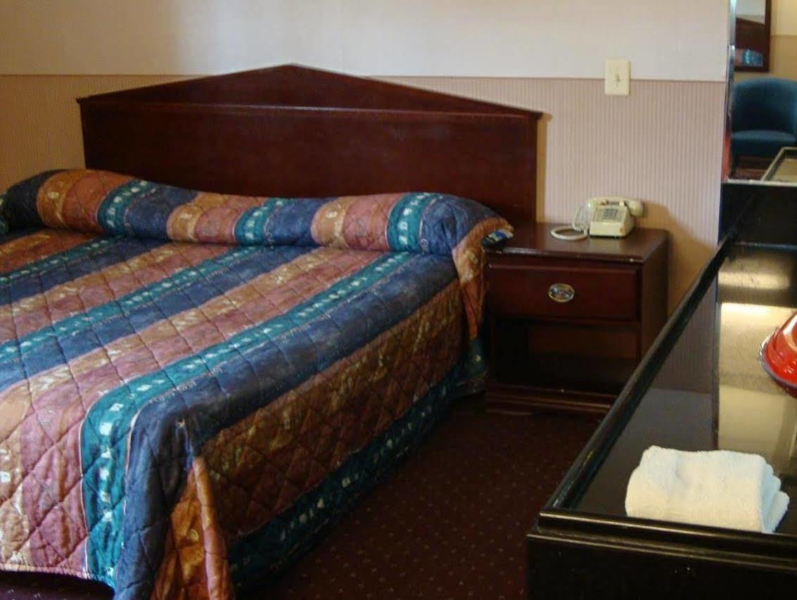 ניו יורק Riviera Motor Inn Brooklyn מראה חיצוני תמונה