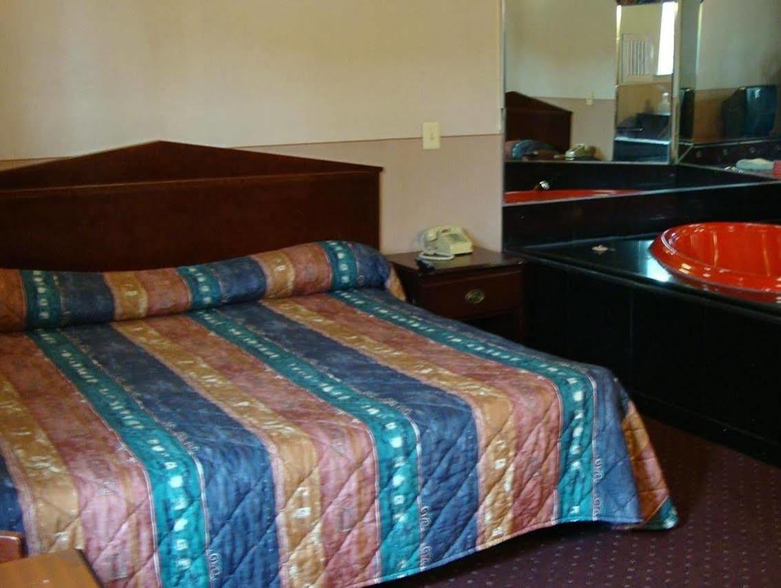 ניו יורק Riviera Motor Inn Brooklyn מראה חיצוני תמונה